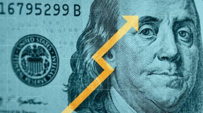 Entenda por que o dólar está caindo e saiba se é hora de investir na moeda