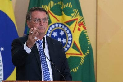 XP/Ipespe: avaliação negativa de Bolsonaro fica em 54% e maioria vê economia no caminho errado