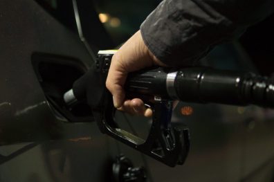 E o preço da gasolina nos EUA? Secretária considera isentar combustível de impostos para combater inflação