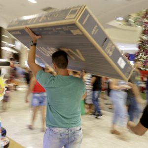 Inflação e subida dos juros podem frustrar expectativas do varejo com Black Friday e Natal