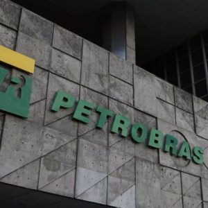 Petrobras tem 25% do volume global de carbono reinjetado em 2022, diz estudo