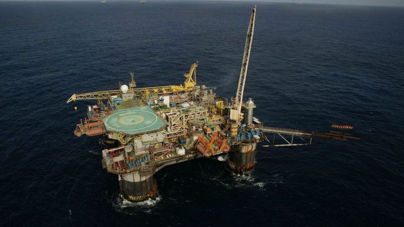 Brasil produzirá mais 300 mil barris de petróleo por dia em ajuda à estabilização do mercado