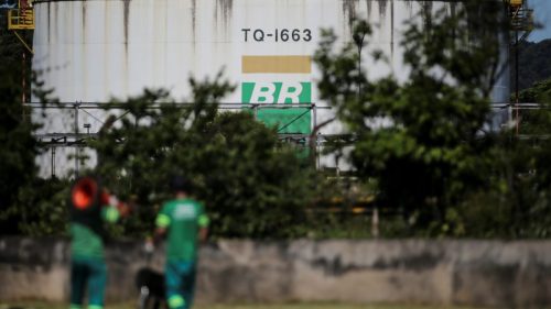 Refinaria da Petrobras (PETR4). Foto: Diego Vara/Reuters
