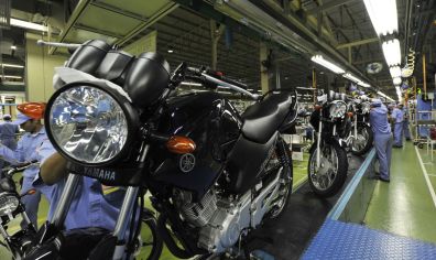 Economia com gasolina e serviços de entrega favorecem mercado de motocicletas