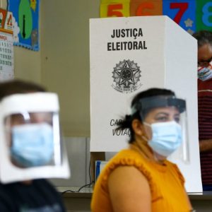 YouTube vai remover vídeos com informações falsas sobre fraude eleitoral no Brasil
