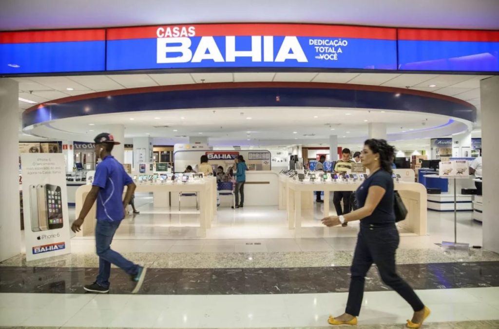 Ações em alta: Casas Bahia lidera ganhos, com Embraer e varejistas também em destaque