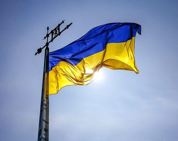 Ucrânia e Rússia elaboram plano de neutralidade para acabar com guerra, diz FT