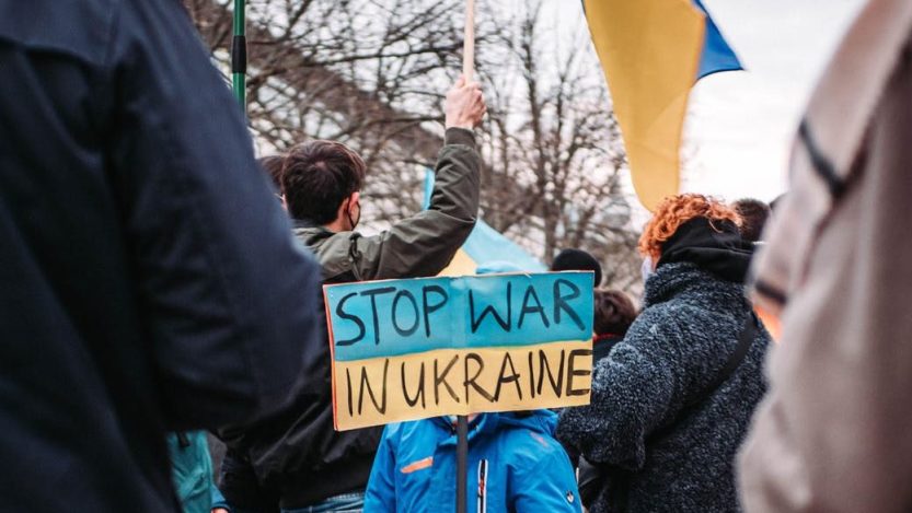 Moscou anuncia corredores humanitários até Rússia e Belarus, mas Ucrânia rejeita
