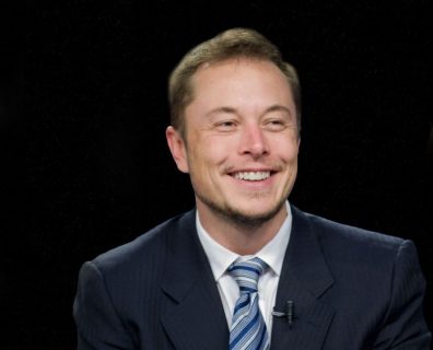 Elon Musk diz que conselho não está alinhado com acionistas; ações do Twitter sobem