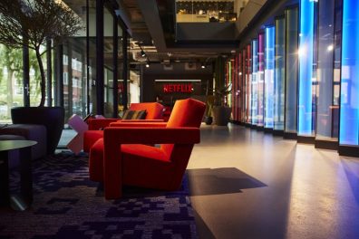 Netflix perde assinantes e ações já acumulam queda de mais de 40%