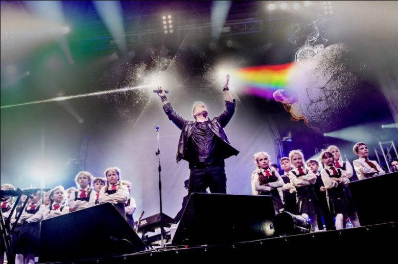 O Pink Floyd está lançando uma nova música pela primeira vez em quase três décadas para ajudar a arrecadar fundos para Ucrânia