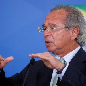 Análise: De olho em pesquisas, Bolsonaro aciona Guedes para encontrar saída para a Petrobras
