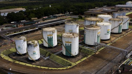 Centro de Distribuição da Petrobras no SIA, Terminal Terrestre de Brasília, onde se armazena e distribui produtos da companhia para os postos de combustíveis do Distrito Federal (Foto: Marcello Casal Jr/Agência Brasil)