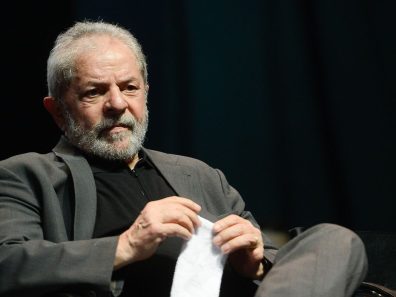 Programa de Lula prevê mudanças na reforma trabalhista e no teto de gastos