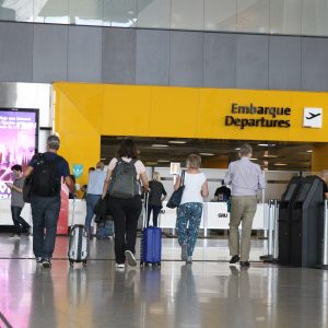 Ministro de Portos e Aeroportos: “Não permitiremos aumento abusivo nas passagens aéreas”