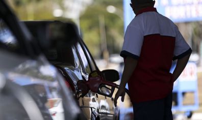 IPCA-15: preços da gasolina e da alimentação em casa caem em junho; carro novo também fica mais barato