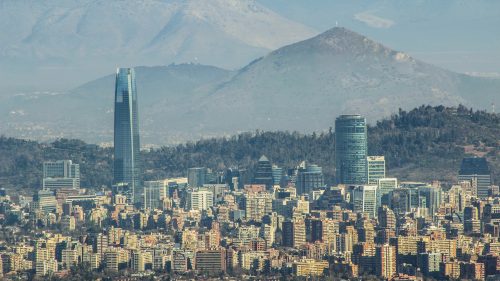 Vista panorâmica de Santiago, capital do Chile. - Foto: Juan Pablo Ahumada/Unsplash
