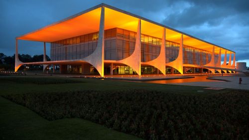 Palácio do Planalto, em Brasília (DF), iluminado. Foto: Valter Campanato/Agência Brasil