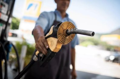 Mexida no ICMS faz a gasolina subir em quase todo o País