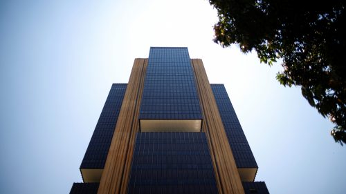 Fachada da sede do Banco Central, em Brasília (DF); autoridade manteve a Selic a 13,75% ao ano. Foto: Adriano Machado/Reuters