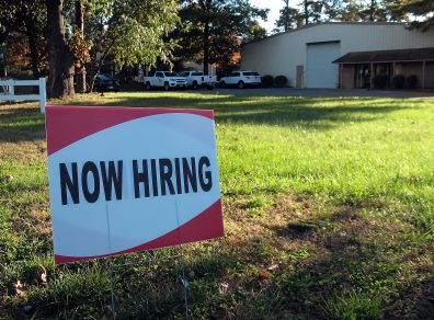 Taxa de desemprego nos EUA cai a 3,5%, menor patamar em 50 anos