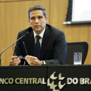 Campos Neto fica como presidente do Banco Central mesmo com vitória de Lula