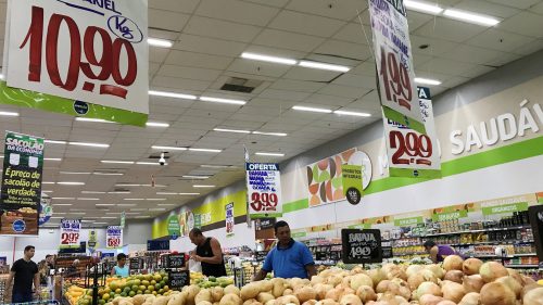 Supermercado no Rio de Janeiro (Foto: Sergio Moraes/Reuters)