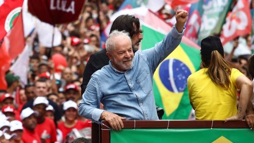 O presidente Luiz Inacio Lula da Silva durante campanha; como foram seus primeiros 30 dias de governo? - Foto: REUTERS/Carla Carniel