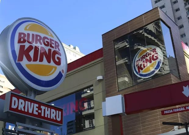 imagem de fachada da loja do Burger King em São Paulo
