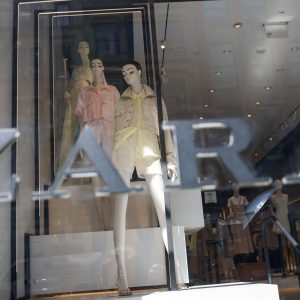 Dona da Zara vende operações na Rússia para grupo dos Emirados Árabes