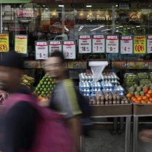 IPCA-15 desacelera a 0,36% em março; maior pressão no mês veio de alimentos