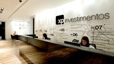 BC aprova reestruturação da XP e controle da empresa é transferido ao Banco XP