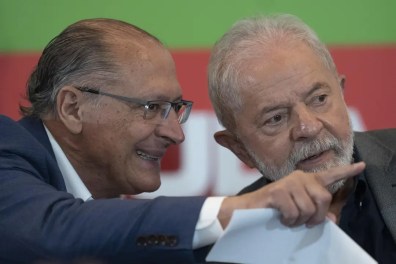 Alckmin vai coordenar equipe de transição de Lula