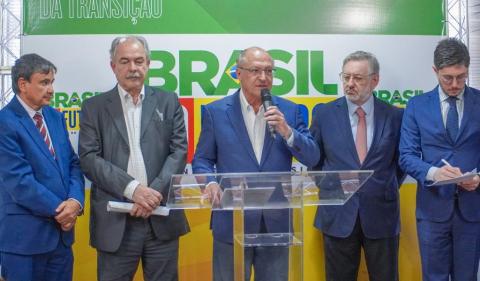 O vice-presidente eleito Geraldo Alckmin anuncia membros do Gabinete de Transição (Foto: Cláudio Kbene/Divulgação)