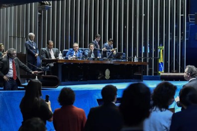 Congresso promulga PEC que amplia teto para pagar Bolsa Família de R$ 600