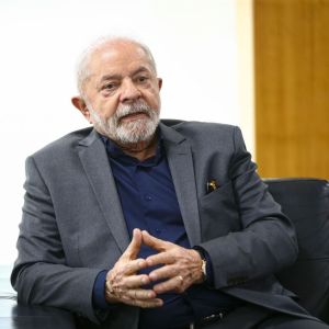O presidente Luiz Inácio Lula da Silva voltou a criticar a atual taxa de juros no Brasil