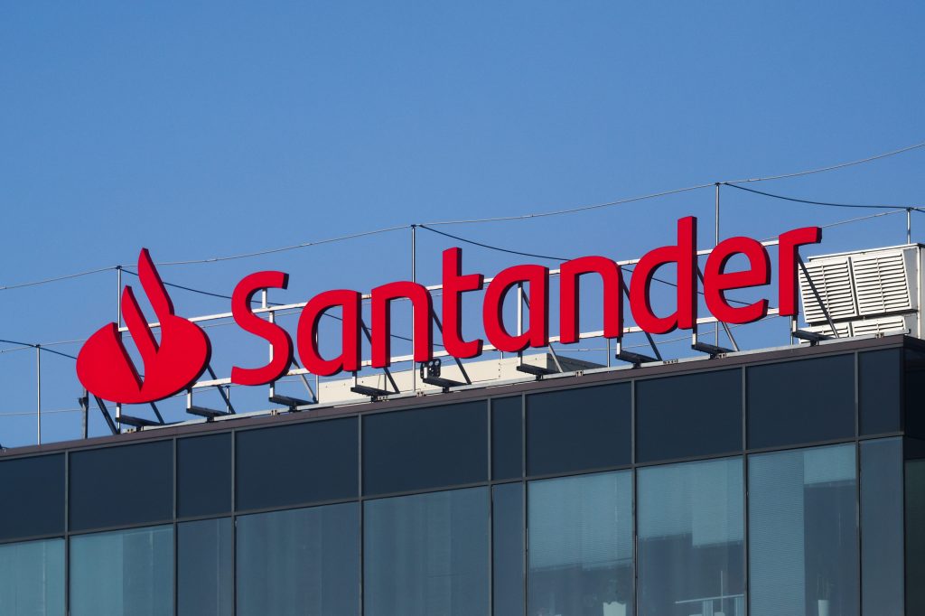 Santander Brasil (SANB11) vai pagar R$ 1,275 bilhão em JCP; veja o valor por ação
