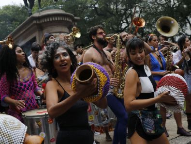 CNC prevê injeção de R$ 8,18 bilhões no turismo do país com Carnaval
