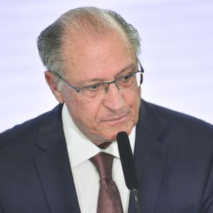 Foto de Geraldo Alckmin, vice-presidente e ministro do Desenvolvimento, Indústria e Comércio