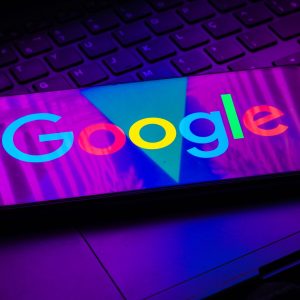 Saiba a decisão do Google (GOGL34) no Brasil que vai mexer com as Eleições 2024