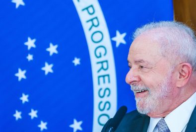 Na volta ao Brasil, Lula inicia maratona de anúncios para melhorar imagem
