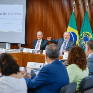 Reunião com ministros e o presidente Lula | Crédito: Ricardo Stuckert/PR