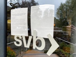 Caso SVB: Quebra do banco americano impacta suas aplicações no Brasil?