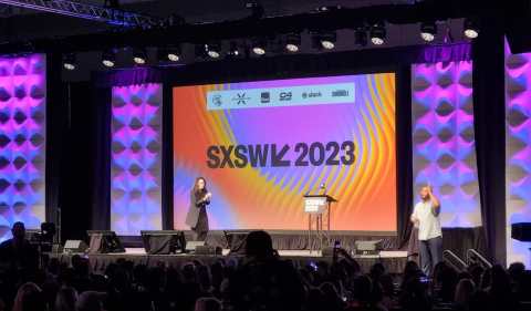 Amy Webb no SXSW 2023: ela é considerada uma das mais influentes futuristas, como são conhecidos os profissionais que usam os sinais do presente para traçar cenários possíveis sobre o futuro