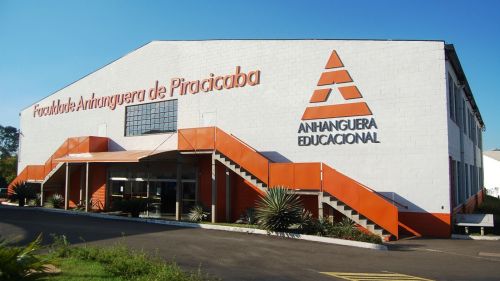 Polo da Universidade Anhanguera, que pertence à Cogna (COGN3), em Piracicaba, interior de SP - Foto: Divulgação