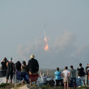 Starship, foguete da SpaceX, de Elon Musk, explode no ar minutos após lançamento nos EUA