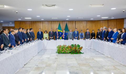 Lula em reunião com governadores no dia 5 de abril de 2023 - Foto: Ricardo Stuckert