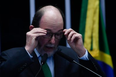 ‘Ajuste fiscal vai além de colocar a dívida em queda’, diz Armínio Fraga
