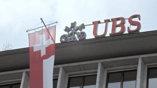 Fachada do banco suíço UBS, que comprou rival Credit Suisse. Foto: Manuel Geisser/Reuters
