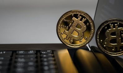 Cripto: bitcoin opera em forte alta e atinge US$ 45 mil pela 1ª vez em 1 mês
